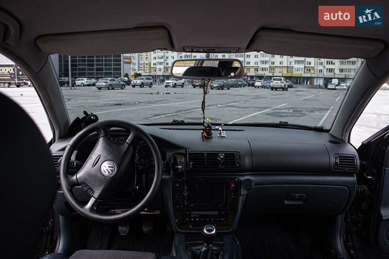 Універсал Volkswagen Passat 2004 в Підлужжі