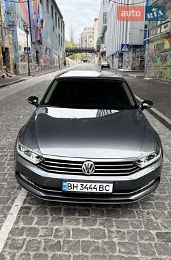 Седан Volkswagen Passat 2016 в 