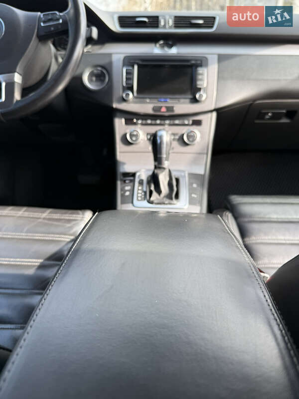 Универсал Volkswagen Passat 2012 в Чернигове