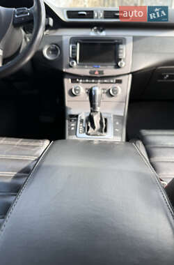 Універсал Volkswagen Passat 2012 в 