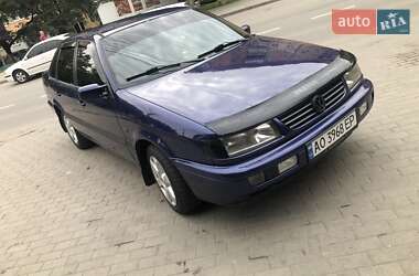 Седан Volkswagen Passat 1996 в 