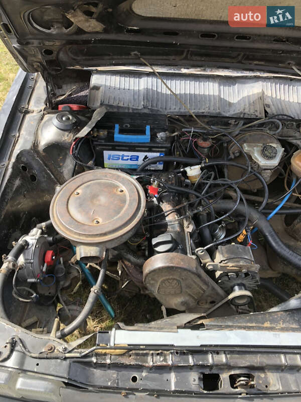 Універсал Volkswagen Passat 1988 в Костопілі