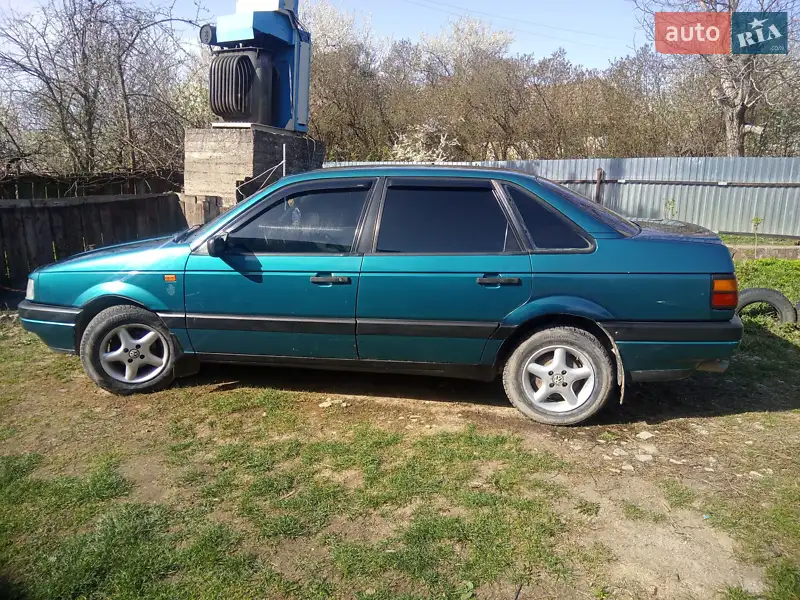 Седан Volkswagen Passat 1989 в 