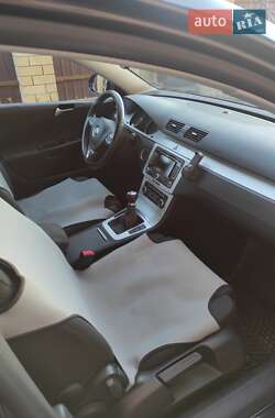 Универсал Volkswagen Passat 2010 в 