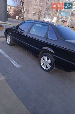 Седан Volkswagen Passat 1993 в 