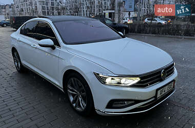 Седан Volkswagen Passat 2020 в 