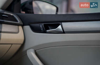 Седан Volkswagen Passat 2014 в 