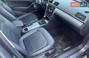 Седан Volkswagen Passat 2011 в 