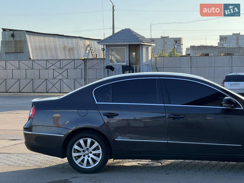 Седан Volkswagen Passat 2010 в Дрогобыче