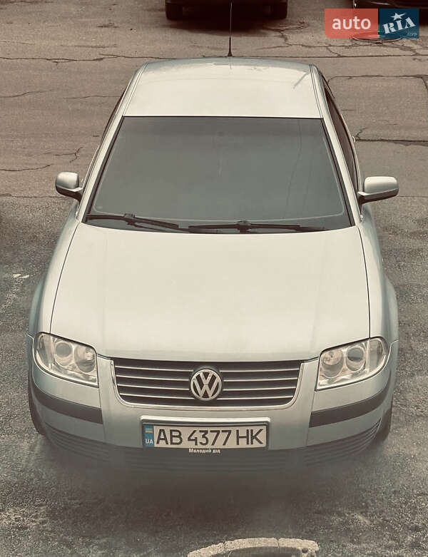 Седан Volkswagen Passat 2002 в 