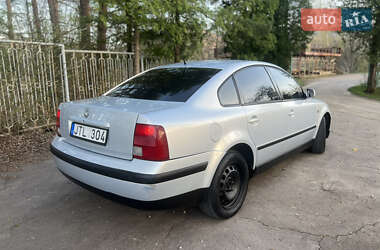 Седан Volkswagen Passat 1998 в 