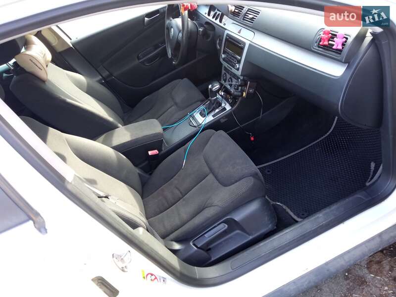 Универсал Volkswagen Passat 2008 в Житомире