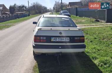 Седан Volkswagen Passat 1992 в 