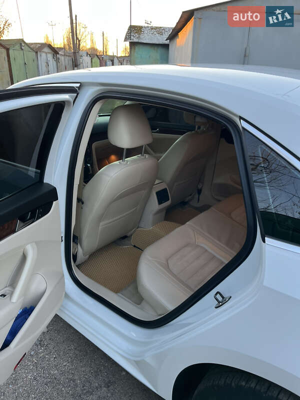 Седан Volkswagen Passat 2013 в Василькові