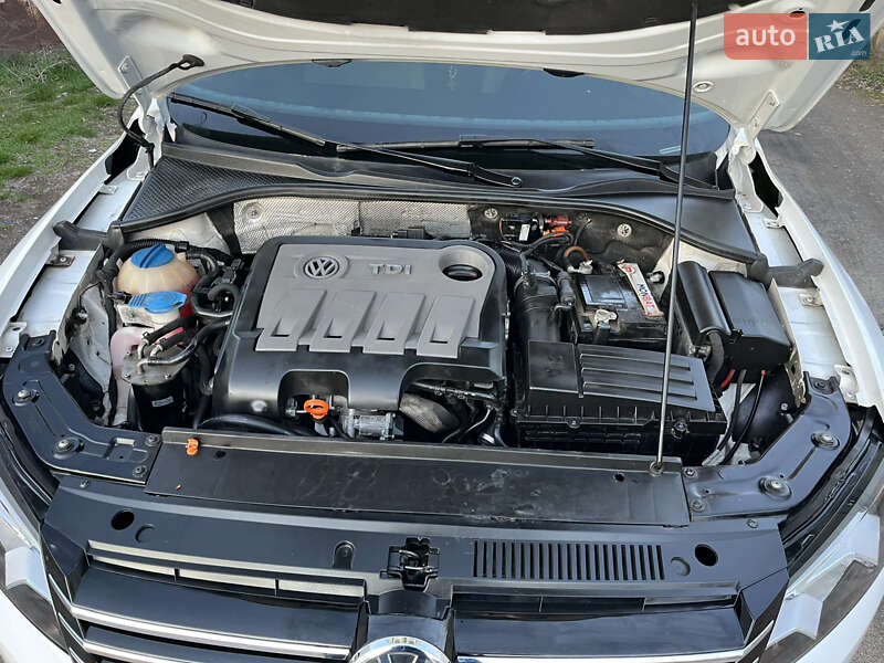 Седан Volkswagen Passat 2013 в Василькові