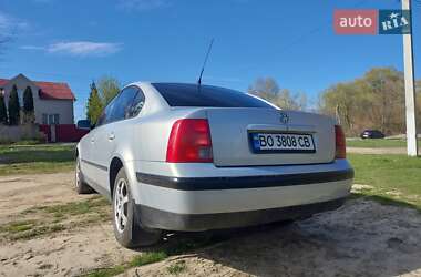 Седан Volkswagen Passat 1999 в 