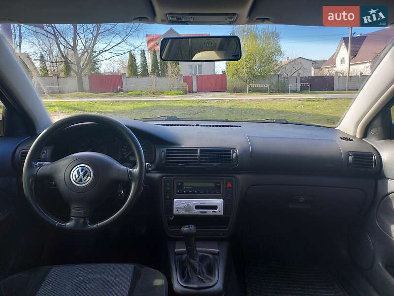 Седан Volkswagen Passat 1999 в Киеве