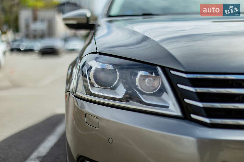 Седан Volkswagen Passat 2012 в Киеве