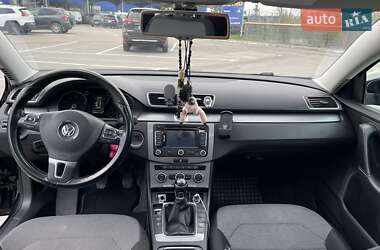 Універсал Volkswagen Passat 2012 в 