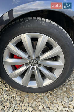 Седан Volkswagen Passat 2011 в 