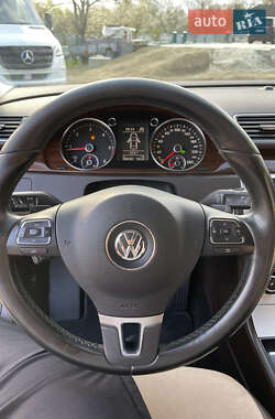 Седан Volkswagen Passat 2011 в 