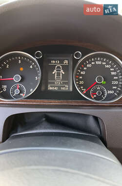 Седан Volkswagen Passat 2011 в 