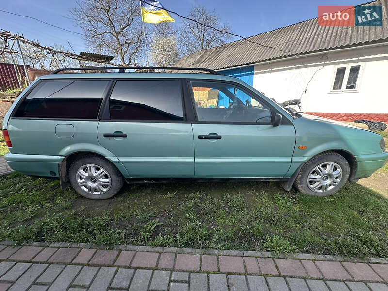 Универсал Volkswagen Passat 1994 в Нижними Становцами