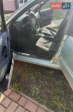 Универсал Volkswagen Passat 1994 в 