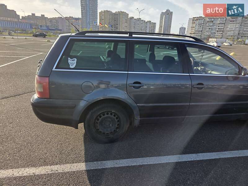 Універсал Volkswagen Passat 2002 в Києві