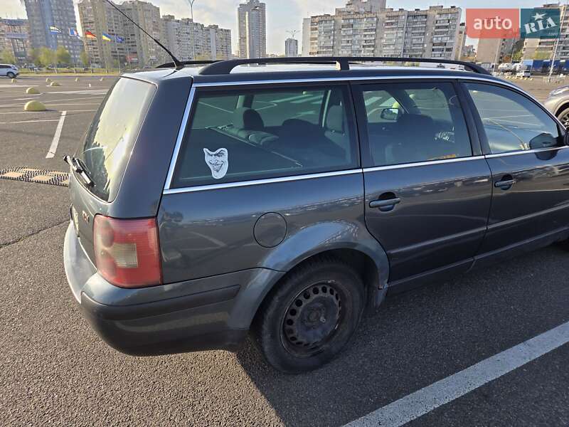 Універсал Volkswagen Passat 2002 в Києві