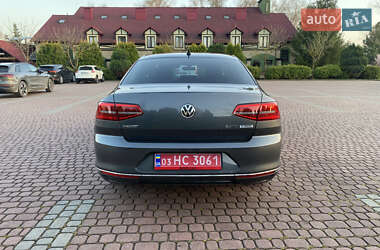 Седан Volkswagen Passat 2015 в 