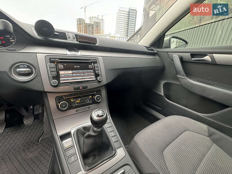 Седан Volkswagen Passat 2011 в Киеве фото 14 Седан Volkswagen Passat 2011 в Киеве