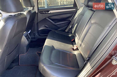 Седан Volkswagen Passat 2013 в 