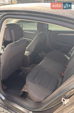 Седан Volkswagen Passat 2012 в 