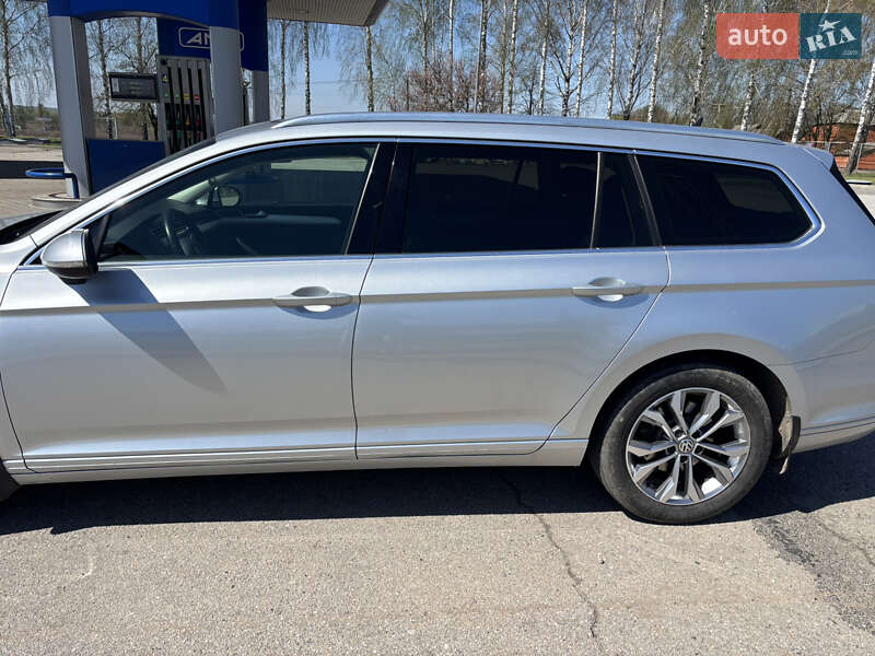 Універсал Volkswagen Passat 2015 в Ромнах