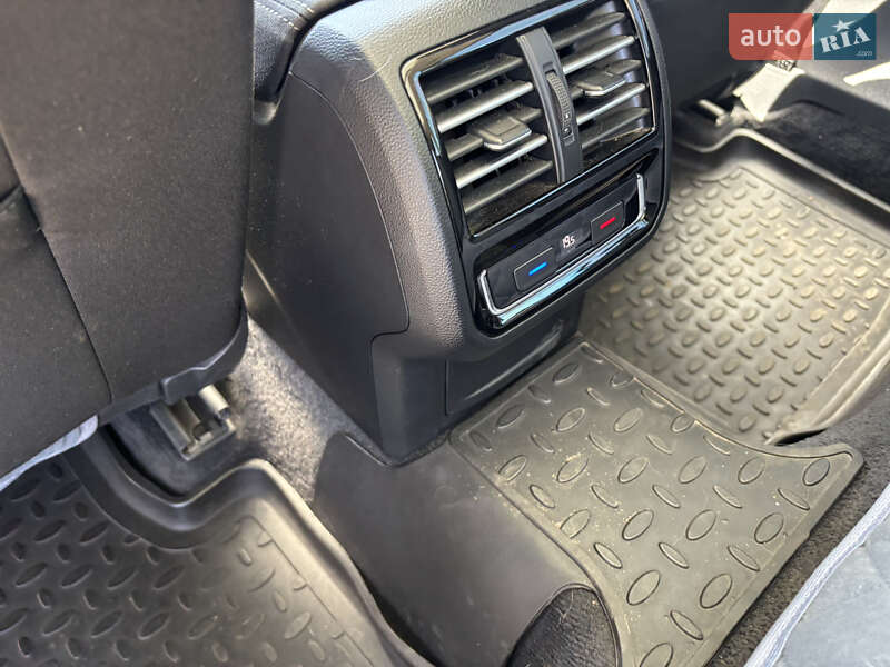 Універсал Volkswagen Passat 2015 в Ромнах