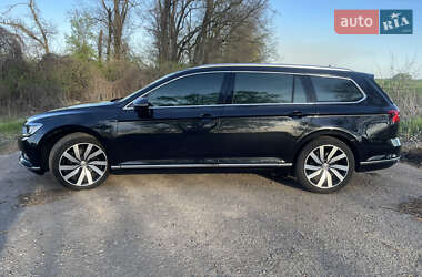 Універсал Volkswagen Passat 2015 в 