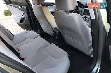 Седан Volkswagen Passat 2005 в 