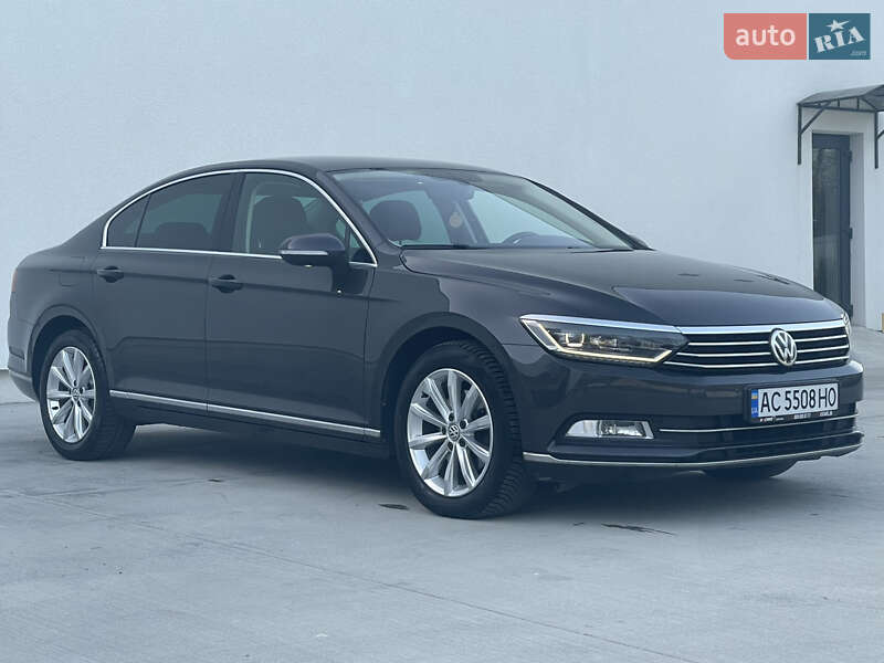 Седан Volkswagen Passat 2018 в Луцке