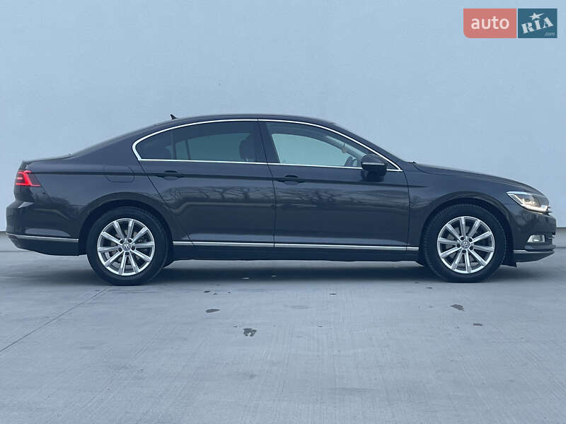 Седан Volkswagen Passat 2018 в Луцке