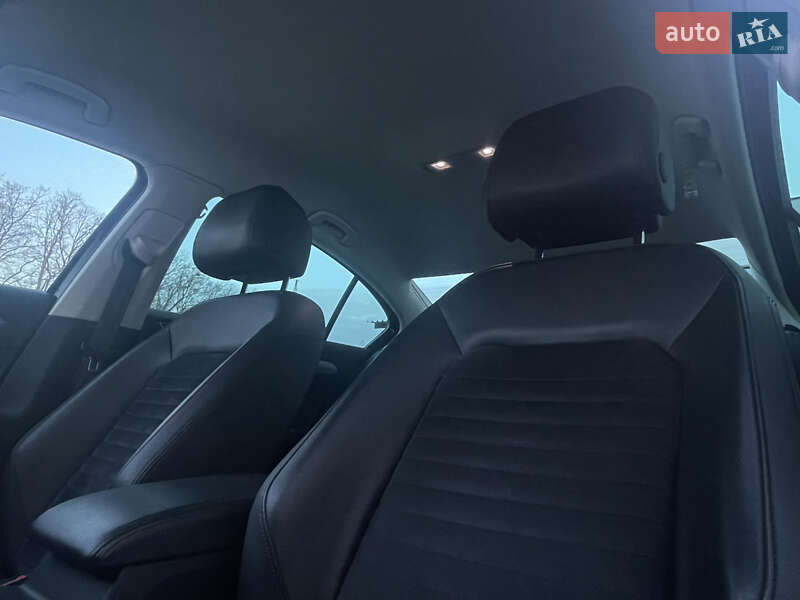 Седан Volkswagen Passat 2018 в Луцке