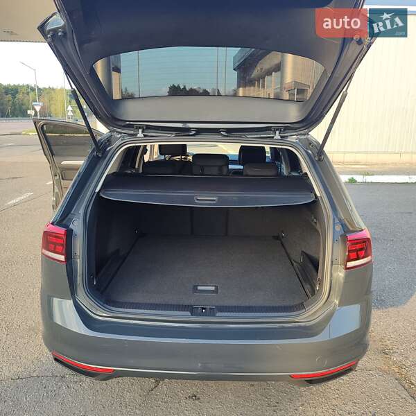 Універсал Volkswagen Passat 2020 в Радивиліві