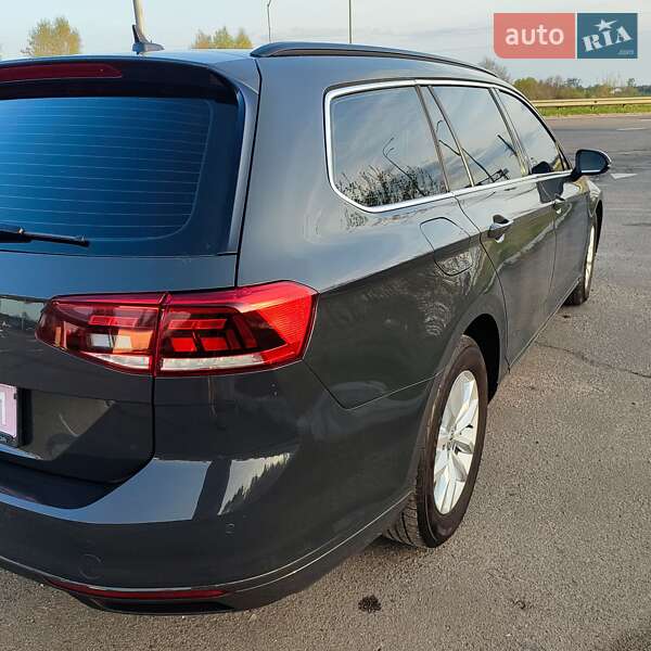 Універсал Volkswagen Passat 2020 в Радивиліві
