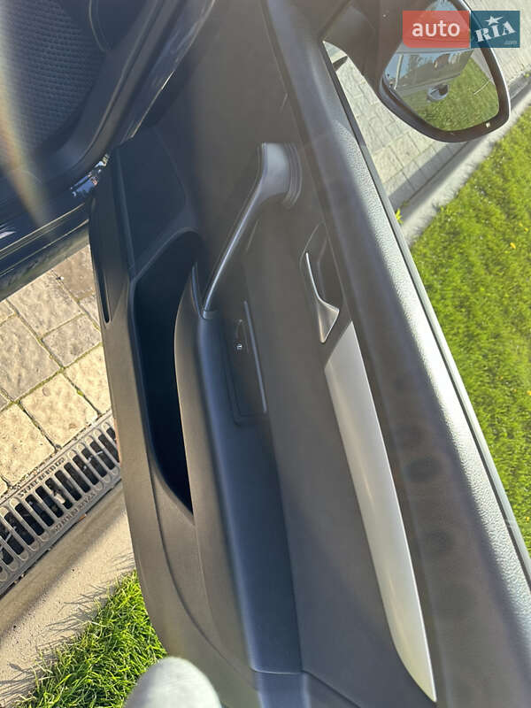 Седан Volkswagen Passat 2011 в Ужгороде