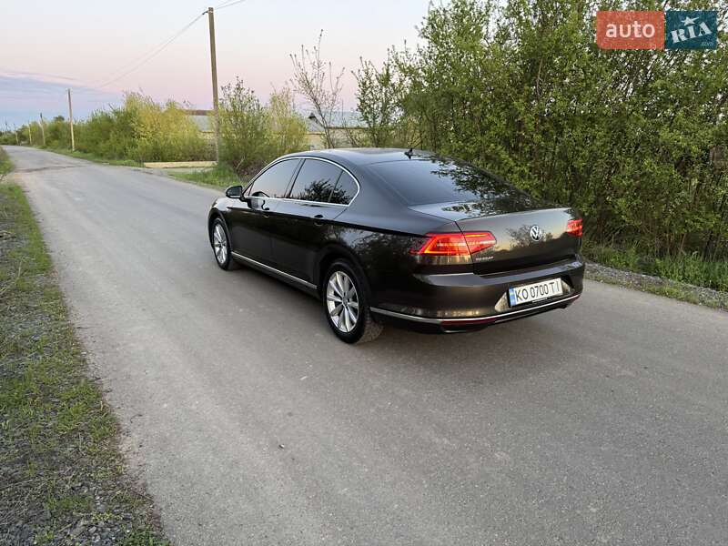 Седан Volkswagen Passat 2018 в Мукачевому