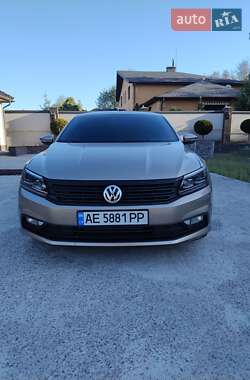 Седан Volkswagen Passat 2016 в 