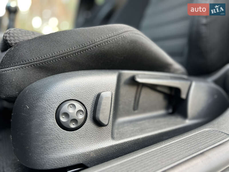 Универсал Volkswagen Passat 2008 в Киеве