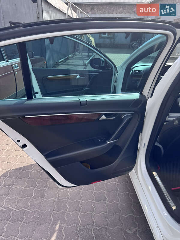 Седан Volkswagen Passat 2013 в Сновську