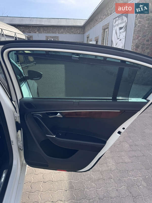 Седан Volkswagen Passat 2013 в Сновську