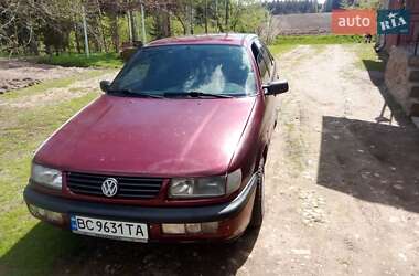 Седан Volkswagen Passat 1994 в 